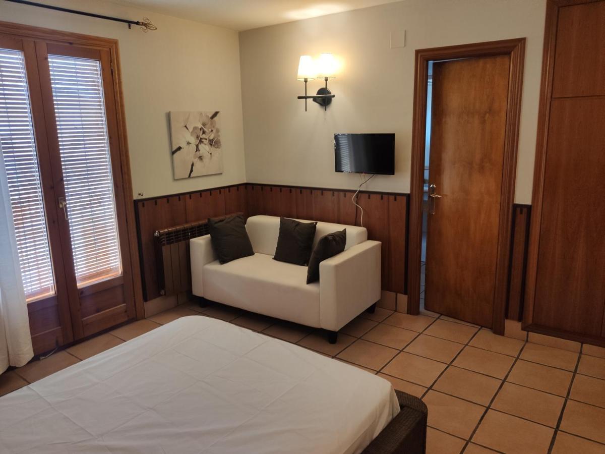 Hostal Tastavins Penarroya De Tastavins Ngoại thất bức ảnh