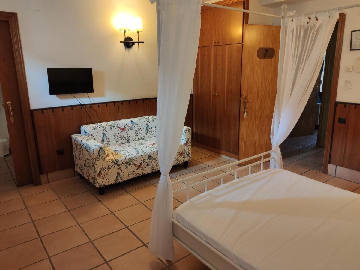 Hostal Tastavins Penarroya De Tastavins Ngoại thất bức ảnh